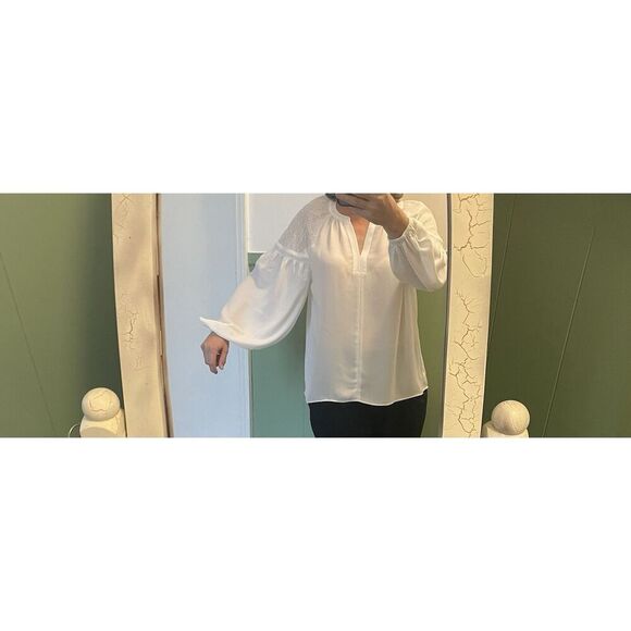 Current Air | Women’s Tops | White Blouse Puff Sleeves Lace Shoulder Size MP - Picture 9 of 9